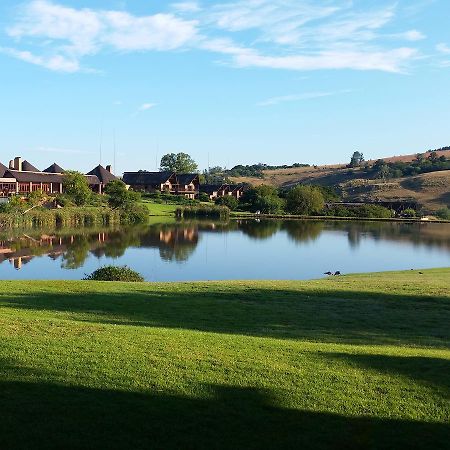 Kloofzicht Lodge & Spa Krugersdorp Eksteriør billede The village of Sunstone