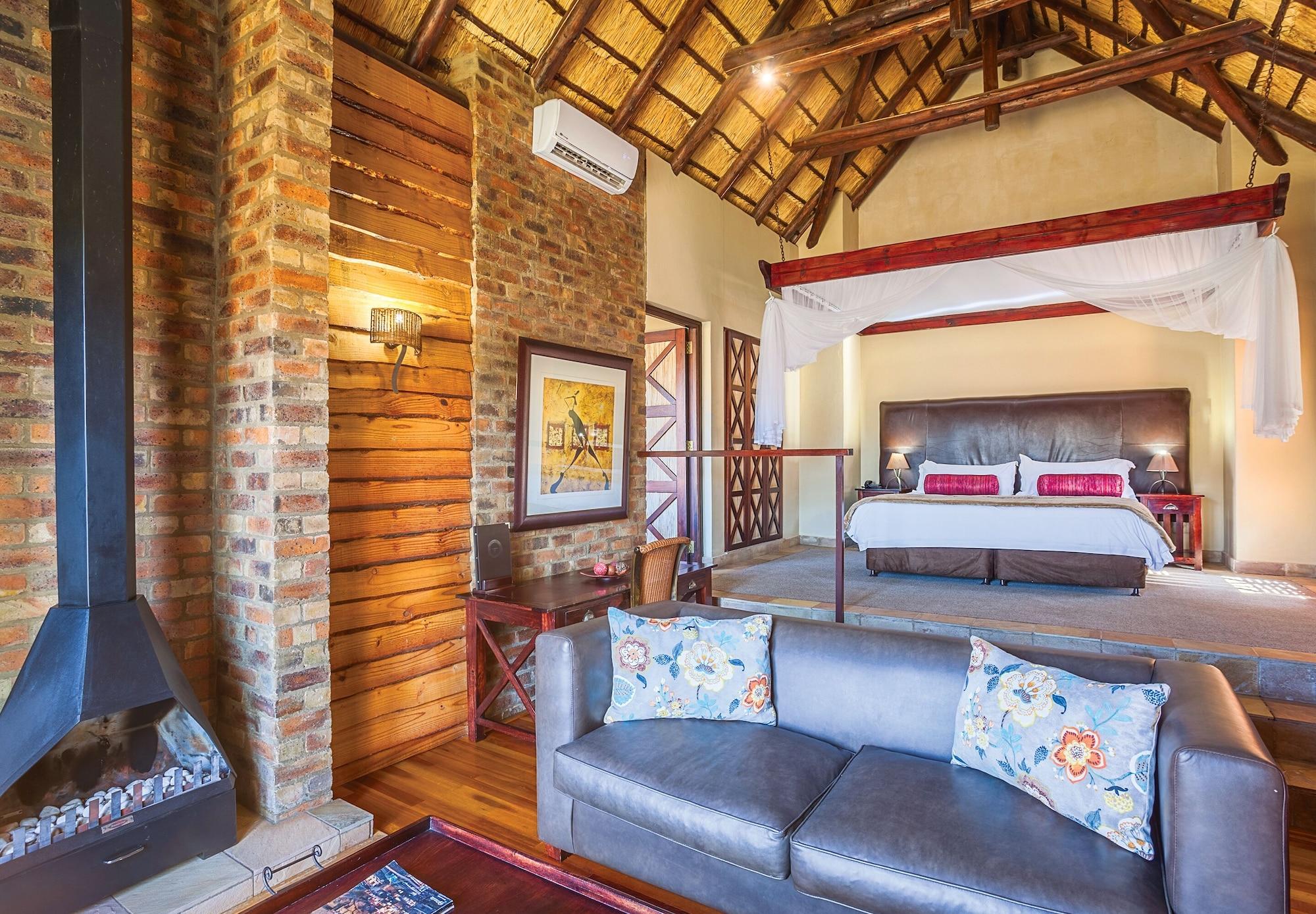 Kloofzicht Lodge & Spa Krugersdorp Eksteriør billede The interior of a suite at the Oyster Box