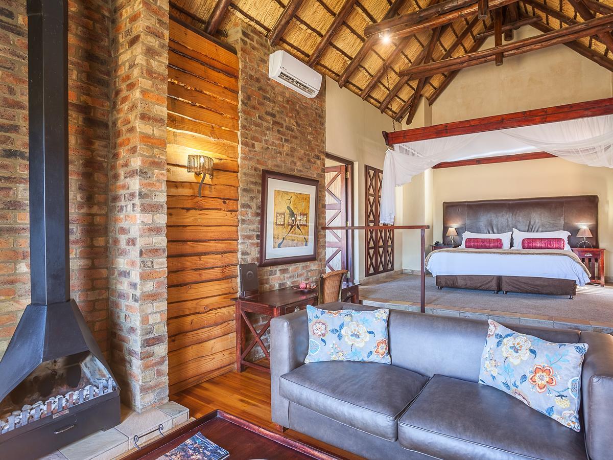 Kloofzicht Lodge & Spa Krugersdorp Eksteriør billede Executive Suite at the Oyster Box
