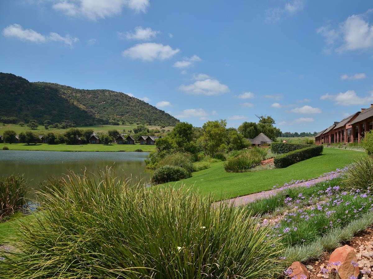 Kloofzicht Lodge & Spa Krugersdorp Eksteriør billede View of the resort