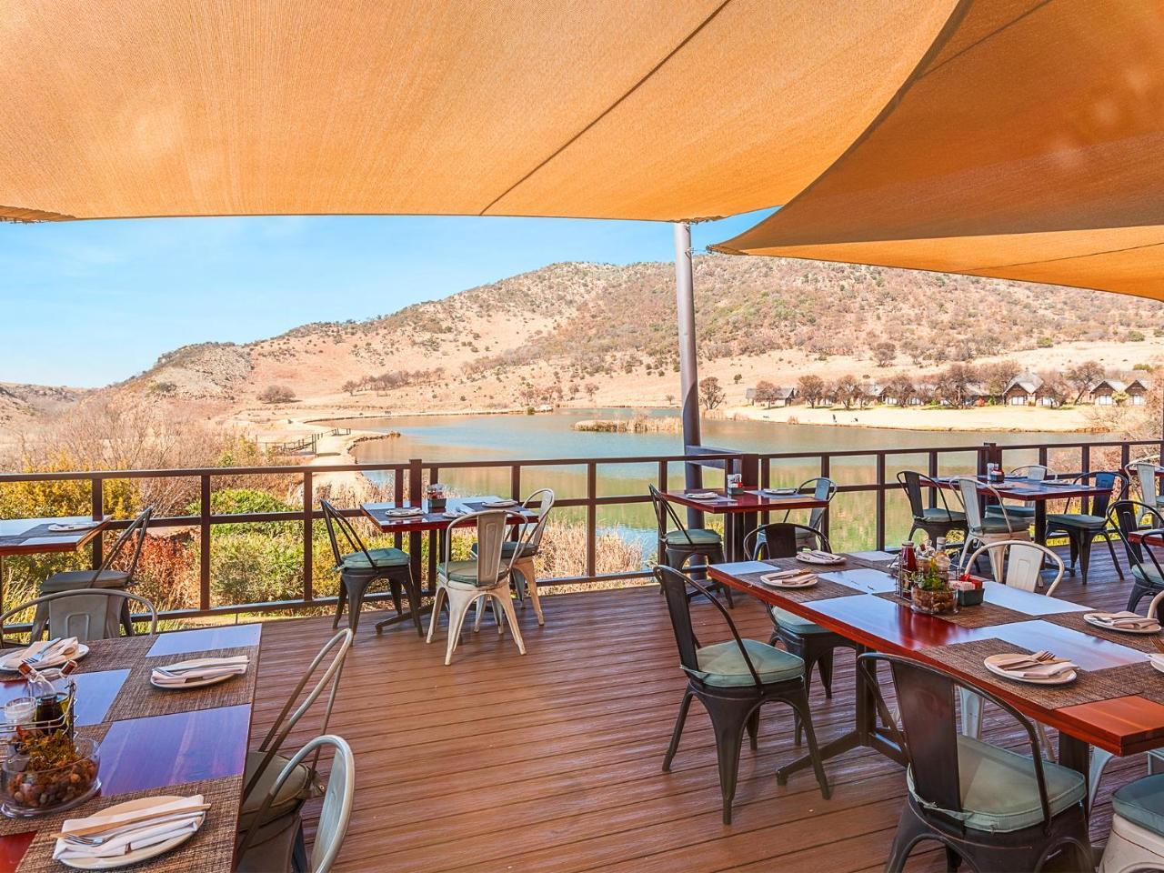 Kloofzicht Lodge & Spa Krugersdorp Eksteriør billede The Deck at the LaStella Winery